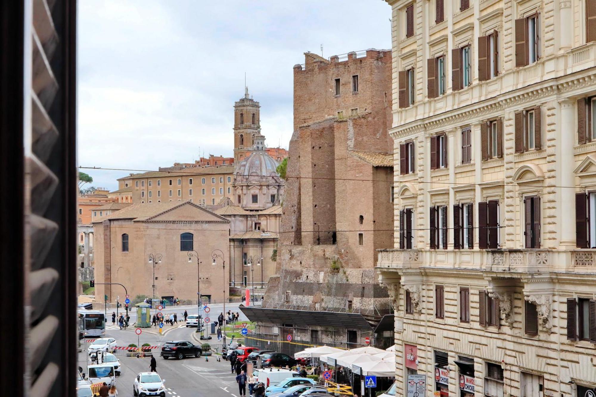 Ych-Lussuoso Appartamento Al Colosseo Rom Eksteriør billede